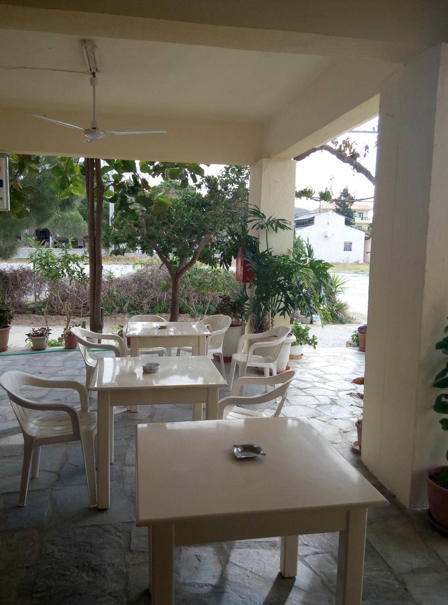 Knossos Hotel Каламаки Екстериор снимка
