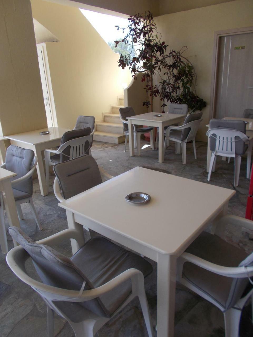 Knossos Hotel Каламаки Екстериор снимка