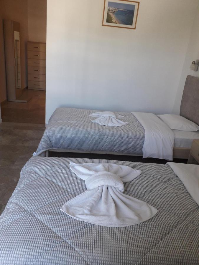 Knossos Hotel Каламаки Екстериор снимка