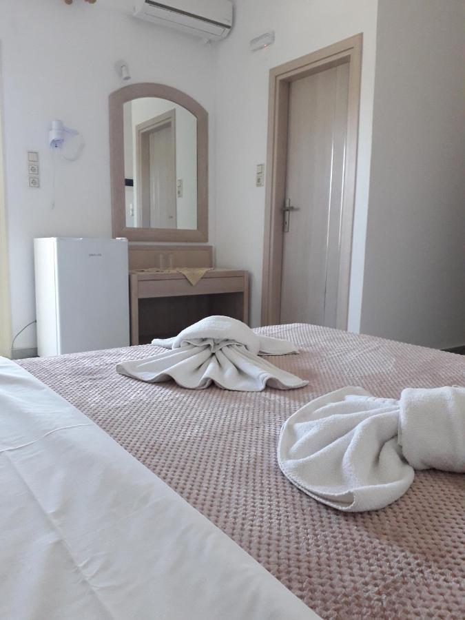Knossos Hotel Каламаки Екстериор снимка